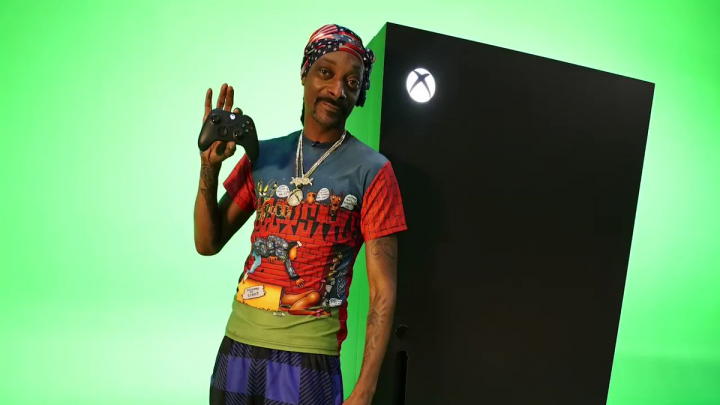 Chiếc tủ lạnh đầu tiên của Microsoft đã được tặng cho Snoop Dogg